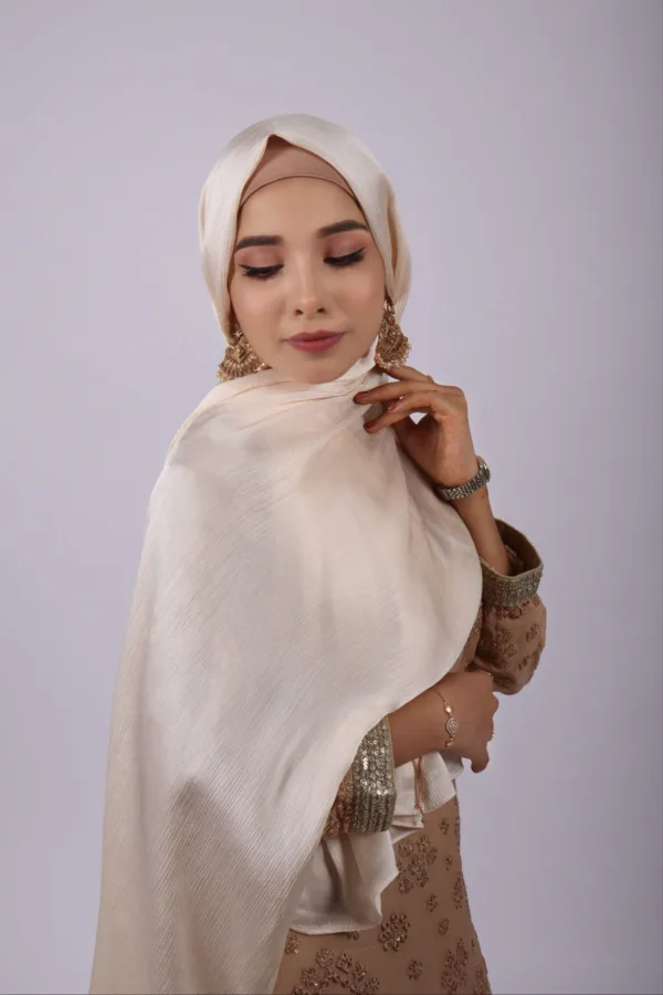 Ivory Muna Satin Hijab - Image 3