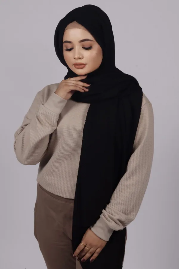 Black Cotton Pleated Hijab - Image 3