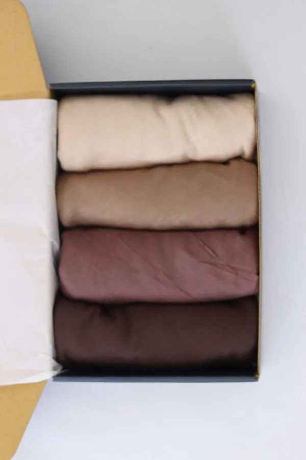 4A91E7F3-64B3-435C-AAB6-73D070ECB295.jpeg Cheesecake Classic Jersey Box ( Set of 4) - Image 1