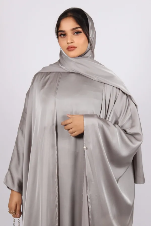 Hoorein Luxury Wedding 3-piece Butterfly Kaftan Abaya Set - Silver Ash - Image 5