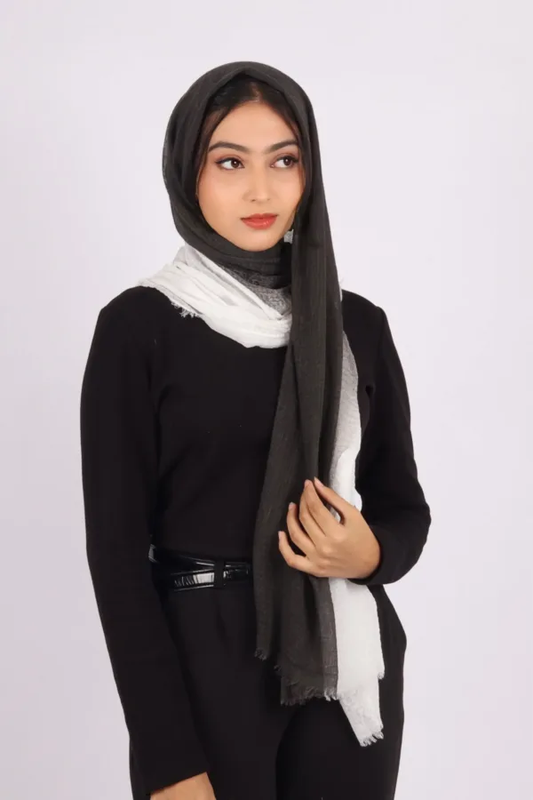 Panda Ombre Crinkled Cotton Hijab - Image 2