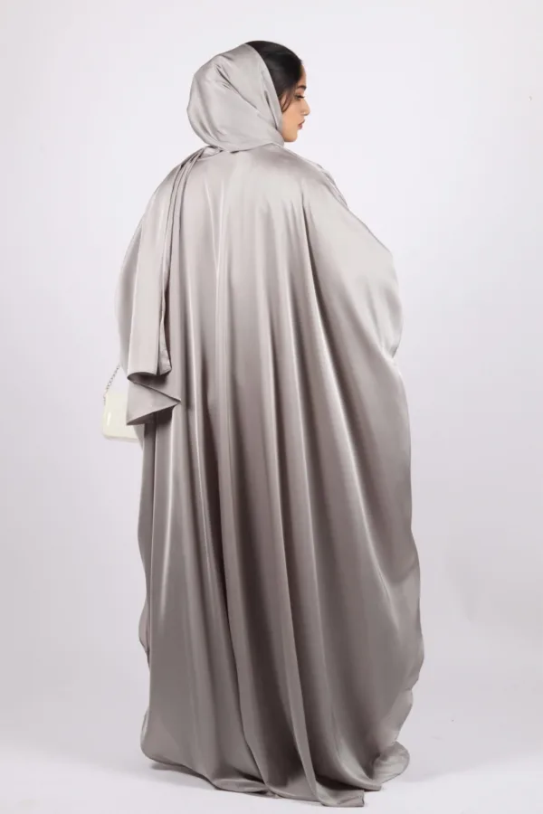 Hoorein Luxury Wedding 3-piece Butterfly Kaftan Abaya Set - Silver Ash - Image 8