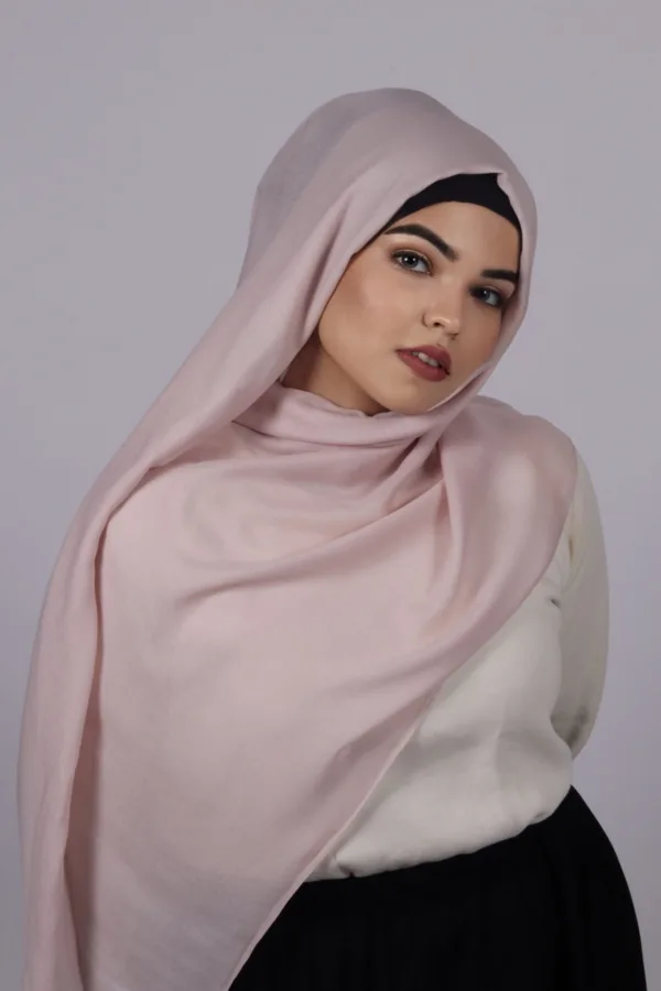 Milk Rose Modal Hijab - Image 2