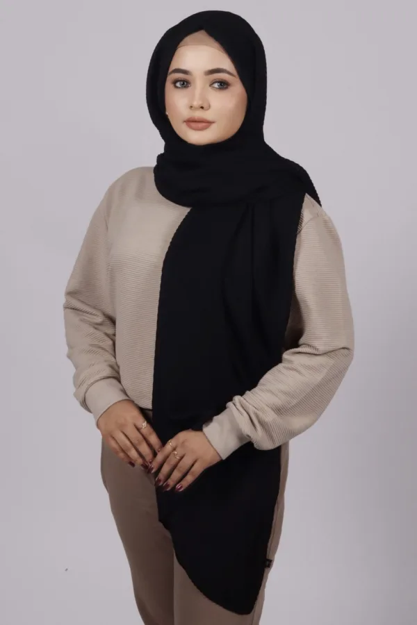 Black Cotton Pleated Hijab - Image 1
