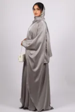 Hoorein Luxury Wedding 3-piece Butterfly Kaftan Abaya Set - Silver Ash - Image 6