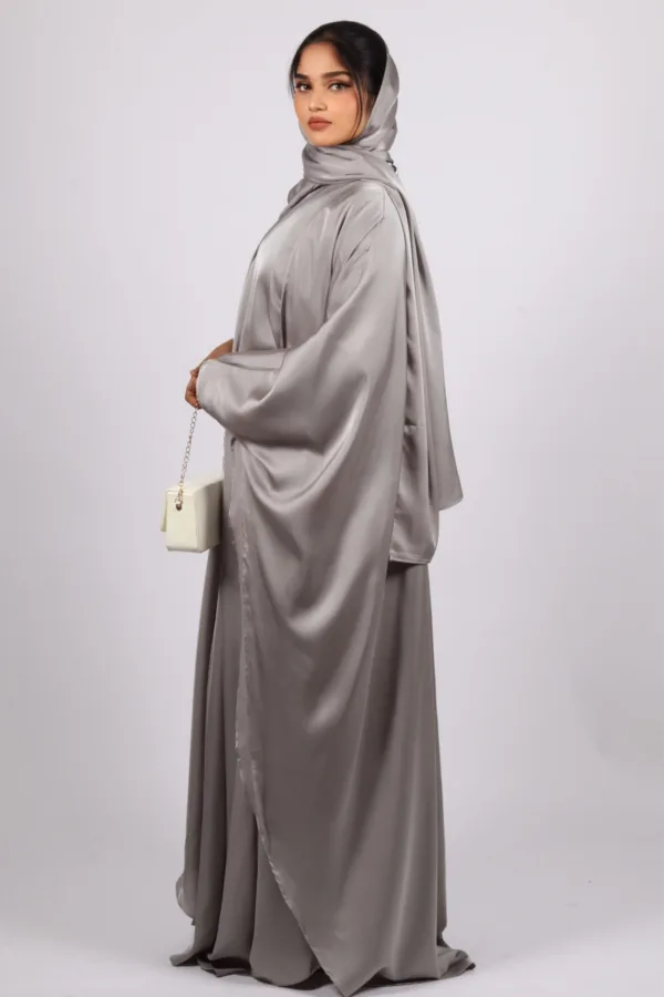Hoorein Luxury Wedding 3-piece Butterfly Kaftan Abaya Set - Silver Ash - Image 6