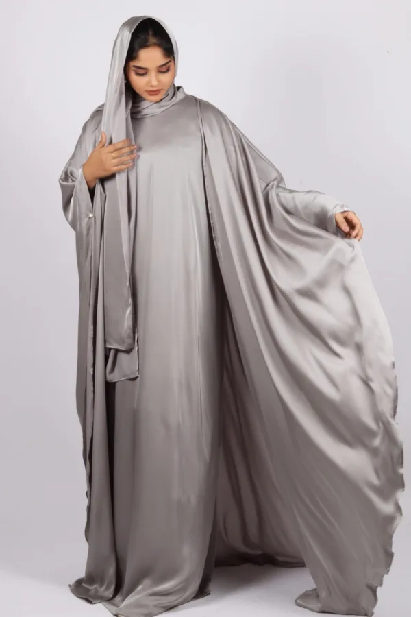 Hoorein Luxury Wedding 3-piece Butterfly Kaftan Abaya Set - Silver Ash - Image 2