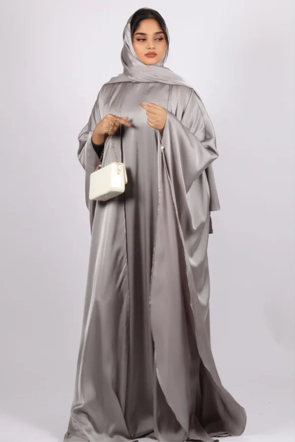 Hoorein Luxury Wedding 3-piece Butterfly Kaftan Abaya Set - Silver Ash - Image 4