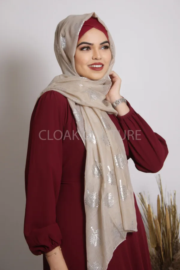 Naunet Foil Print Hijab - Image 3