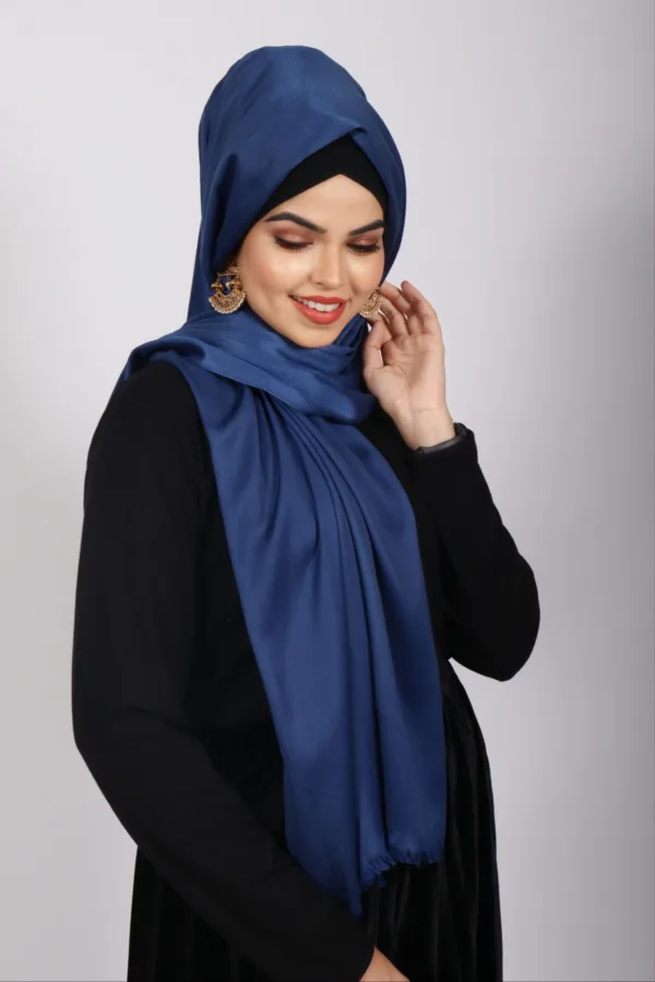 Saphire Luxe Silk Hijab - Image 2
