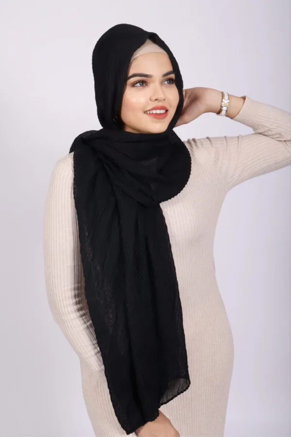 Black Cotton Pleated Hijab - Image 5