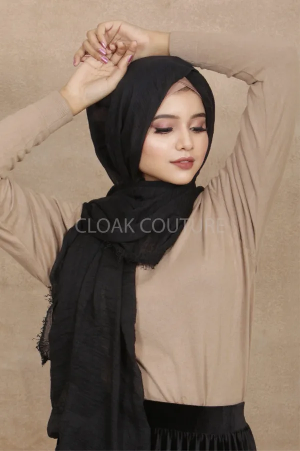 Black Crinkled Cotton Hijab - Image 2